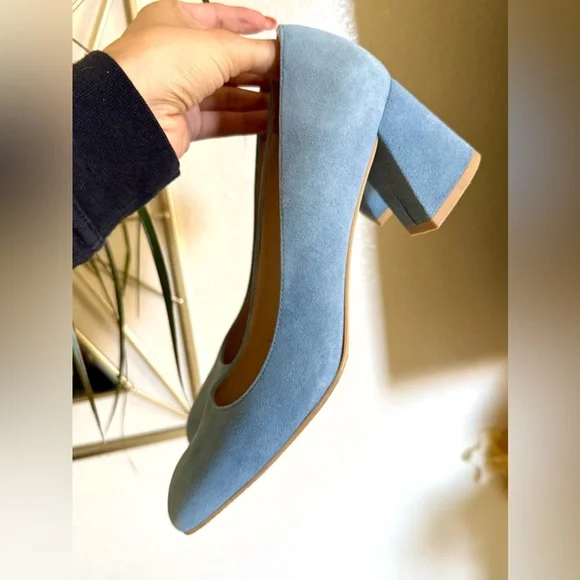 Stuart Weitzman Light Blue Suede Heels size 8 - Picture 4 of 9